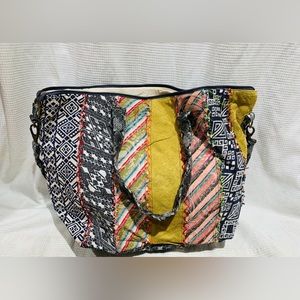 Demdaco travel bag 
With strap included